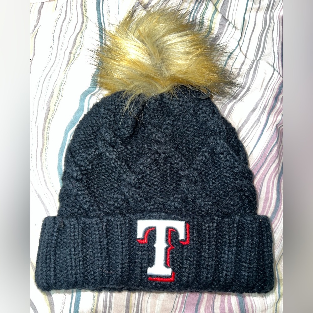 Women's Texas Rangers New Era Navy Luxe Cuffed Knit Hat with Pom